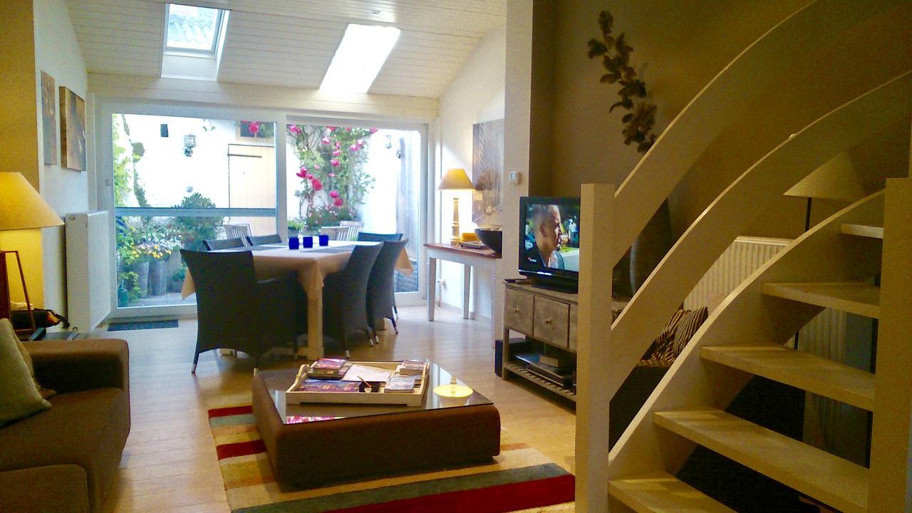 Anna Paula, In A Beautiful Quiet Street, 2 King Beds-2 Bathrooms & Private Garage Bruges Esterno foto